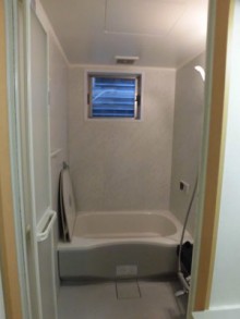 木目のぬくもりが味わい深いキッチンに